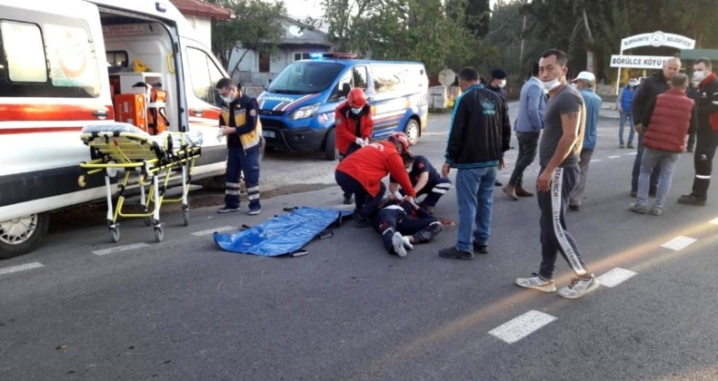 Burhaniye de otomobil ile motosiklet çarpıştı motosiklet sürücüsü yaralandı