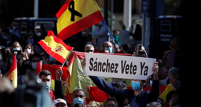 İspanya’da Madrid kısıtlamaları protesto edildi