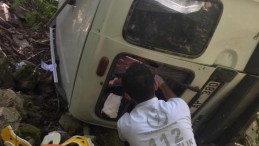 Kazdağları’nda freni boşalan hafif ticari araç şarampole yuvarlandı: 1 ölü, 3 yaralı