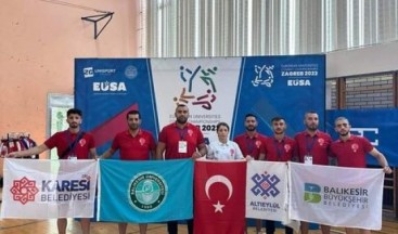 Balıkesir Üniversiteli Sporcular Avrupa Kickboks Şampiyonası’ndan Madalyalar ile döndü