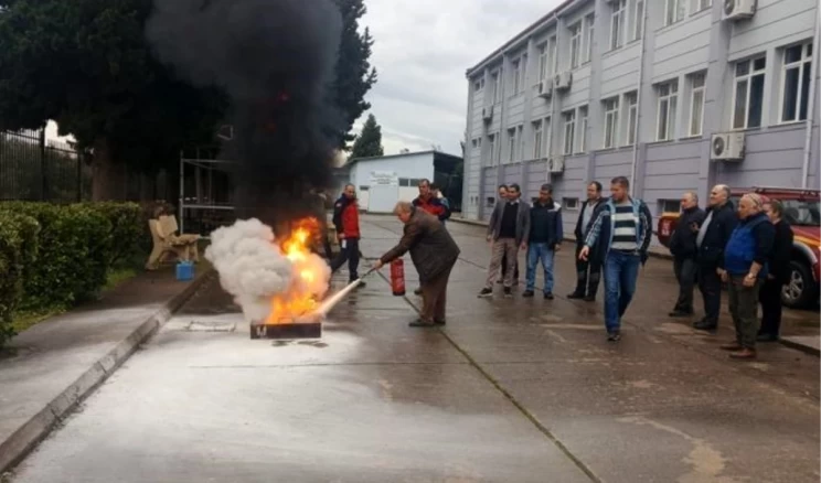 Balıkesir Üniversitesi Acil Durum Ekiplerine Yangın Tatbikatı Eğitimi